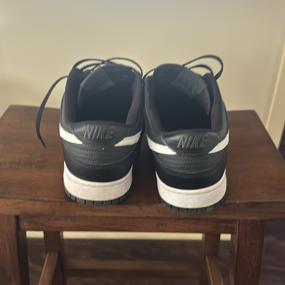 Nike Reverse Panda Dunks - Picture 4 of 5